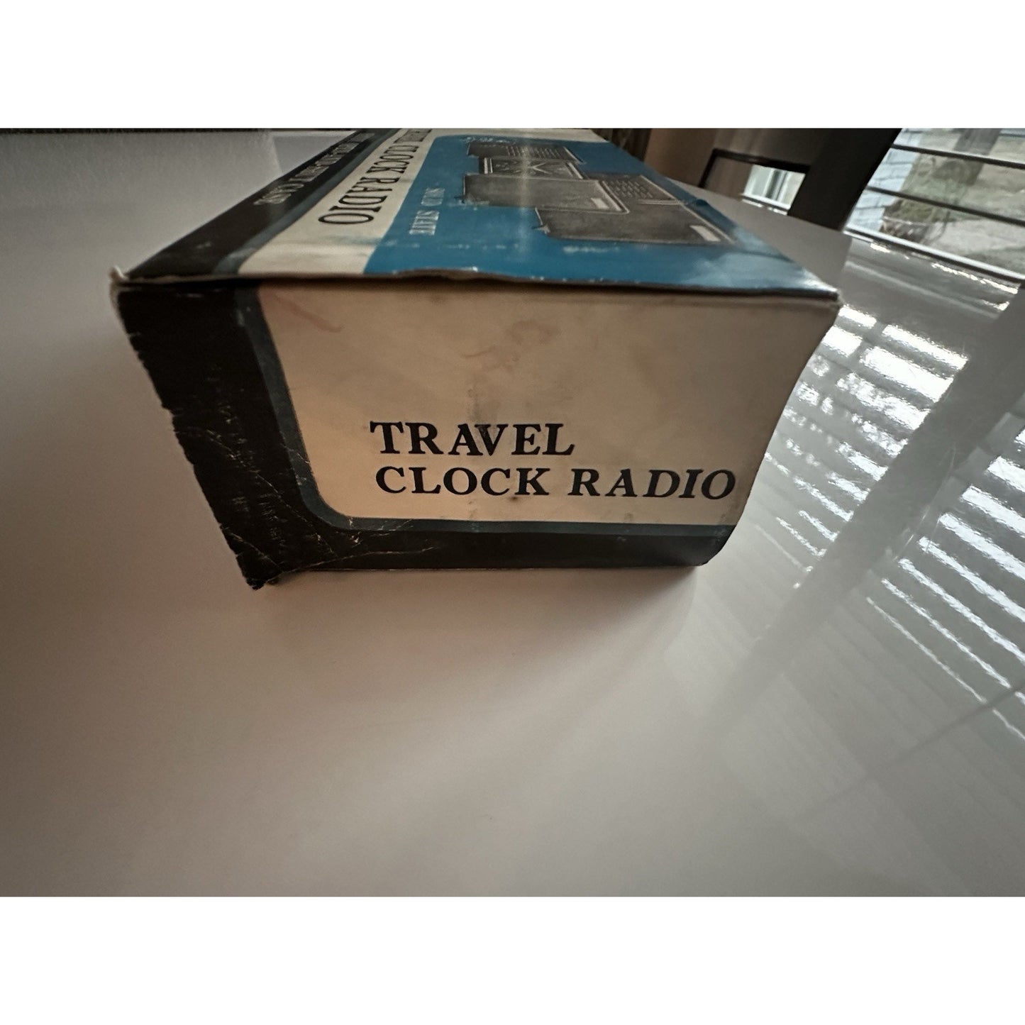 VINTAGE *NEW* 1960's/1970's Travel Clock Radio, Open/Shut Black Case