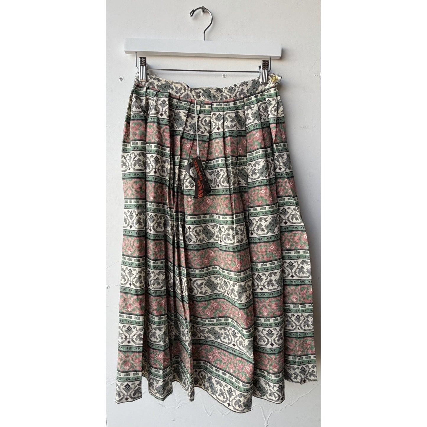 VINTAGE *NEW* 1960's Women's Green/White/Pink Pleated Mid Skirt Size M