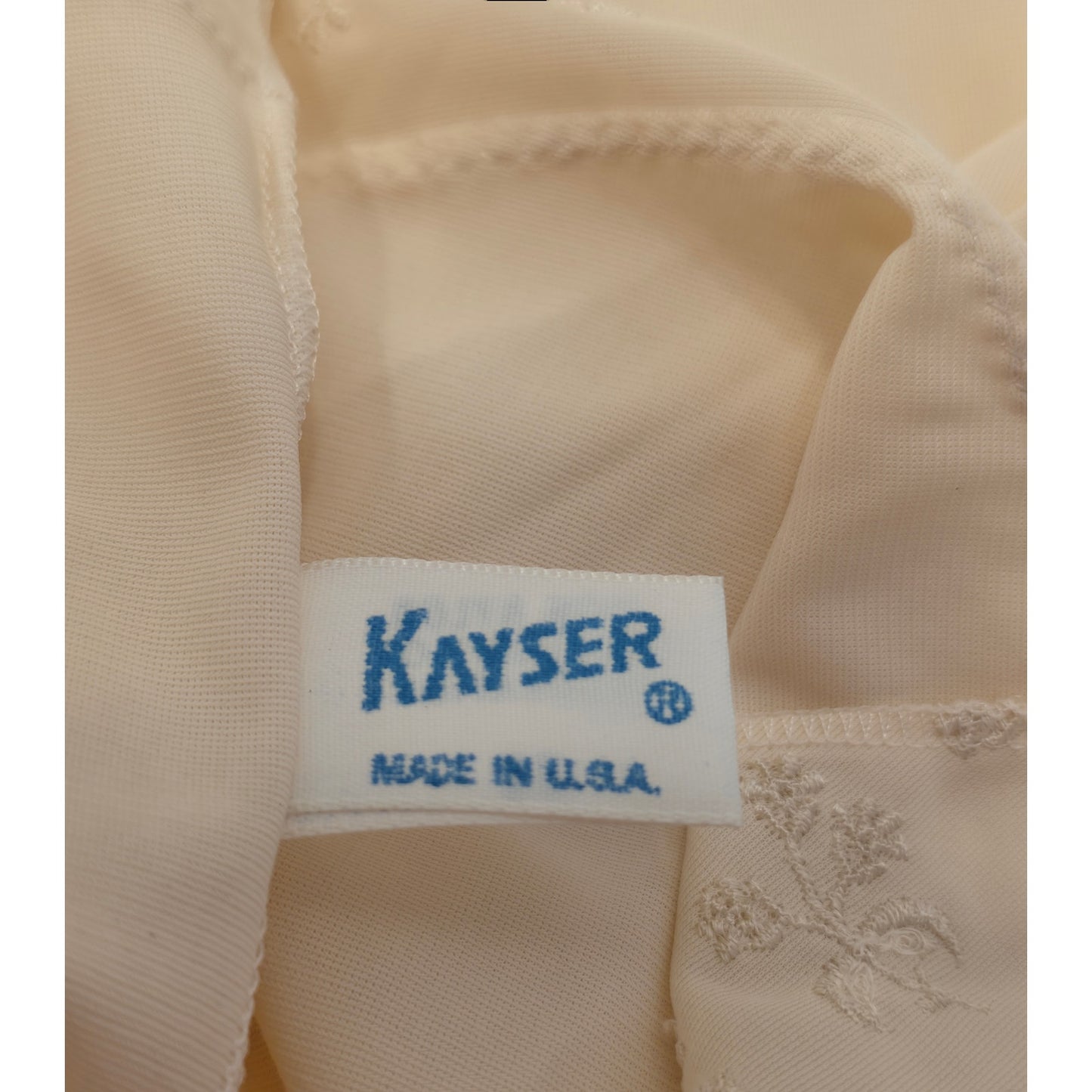 VINTAGE *NEW* 1960's Kayser Cream 100% Nylon Lace Trim Slip Size S (32)