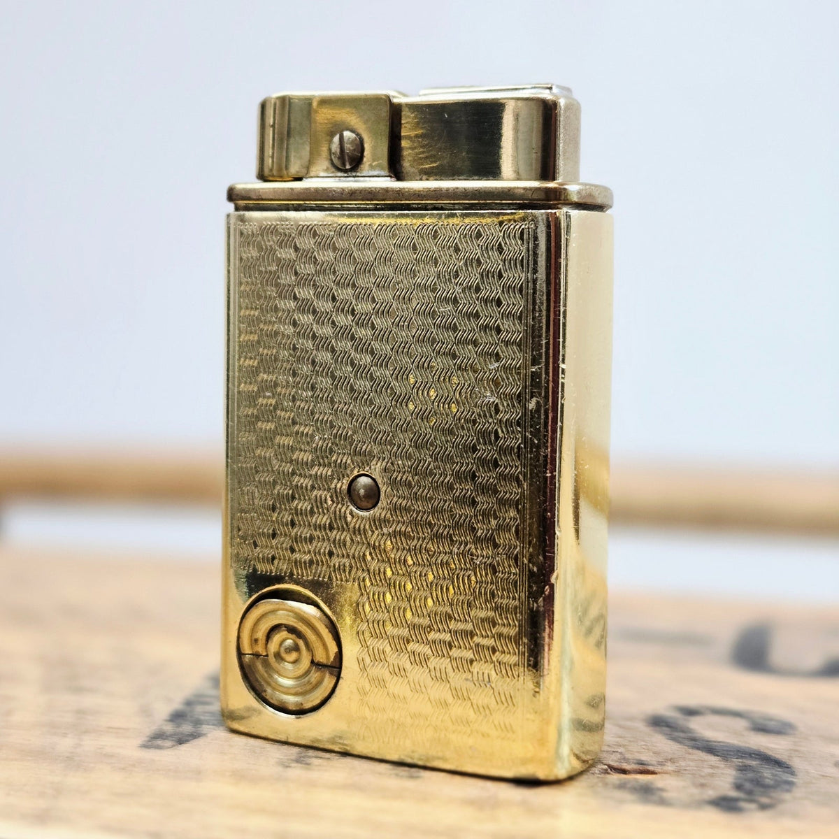VINTAGE *NEW* 1960's Continental Gold Texture Music Lighter Japan