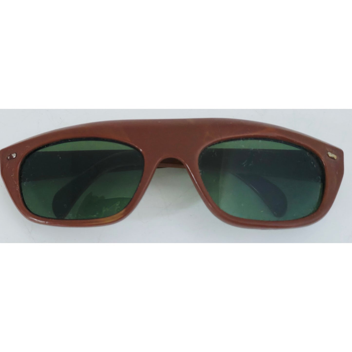VINTAGE *NEW* 1970's Glam Unisex Brown Frame with Gray Lens Sunglasses