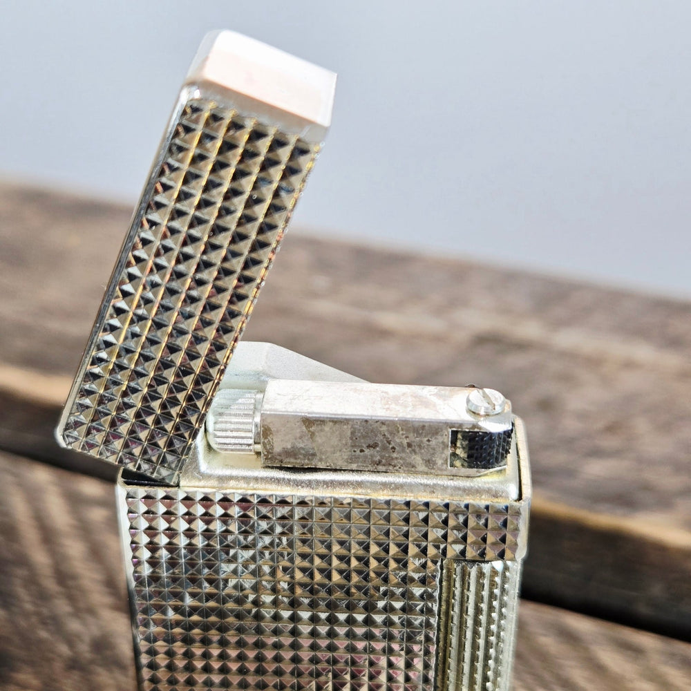 VINTAGE *NEW* 1960's Hadson Triumph Silver Textured Lighter Japan
