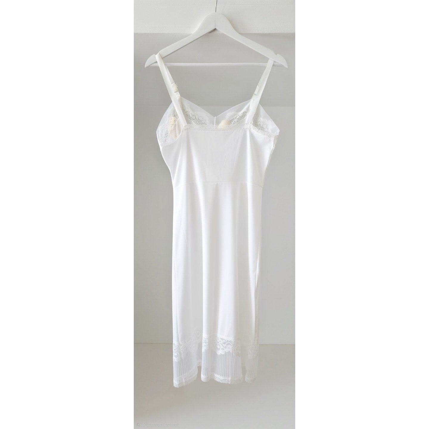 VINTAGE *NEW* 1960's Citation Women's White with Lace Trim Slip Dress Size 34