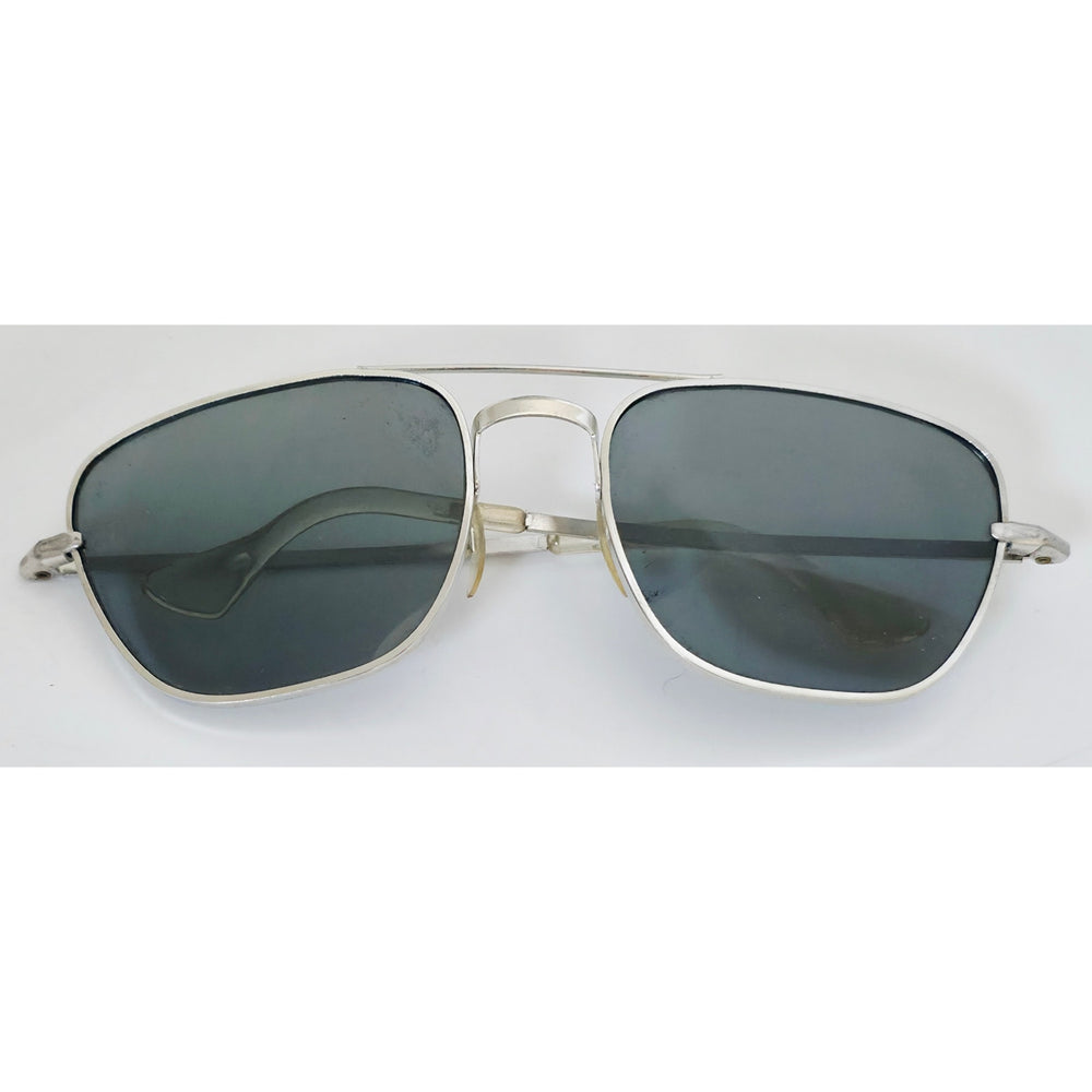 VINTAGE *NEW* 1970's Glam Unisex Silver Frame with Gray Lens Sunglasses