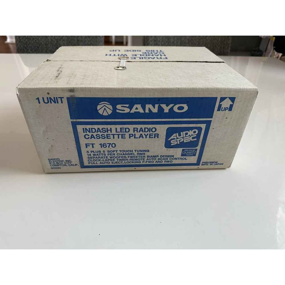 VINTAGE *NEW* Sanyo FT-1670 Indash led Radio Cassette Player