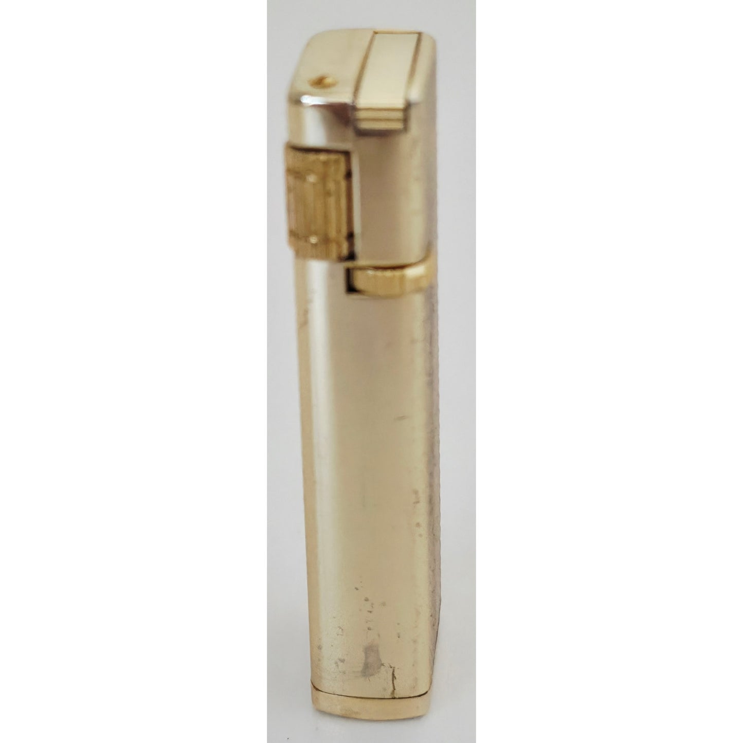 VINTAGE *NEW* 1960's Thin Gold Textured Lighter in Original Box by Supreme USA