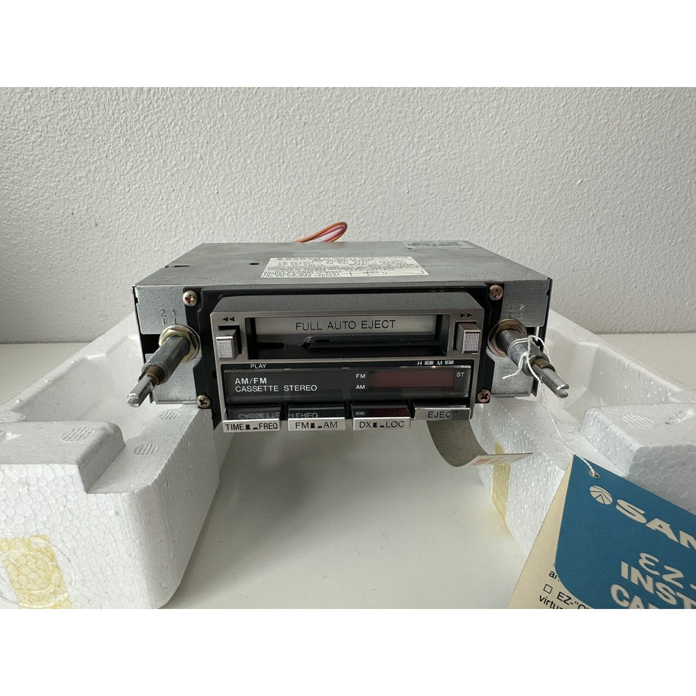 VINTAGE *NEW* Sanyo FT-C10 Indash Mini am/fm Cassette Car Stereo
