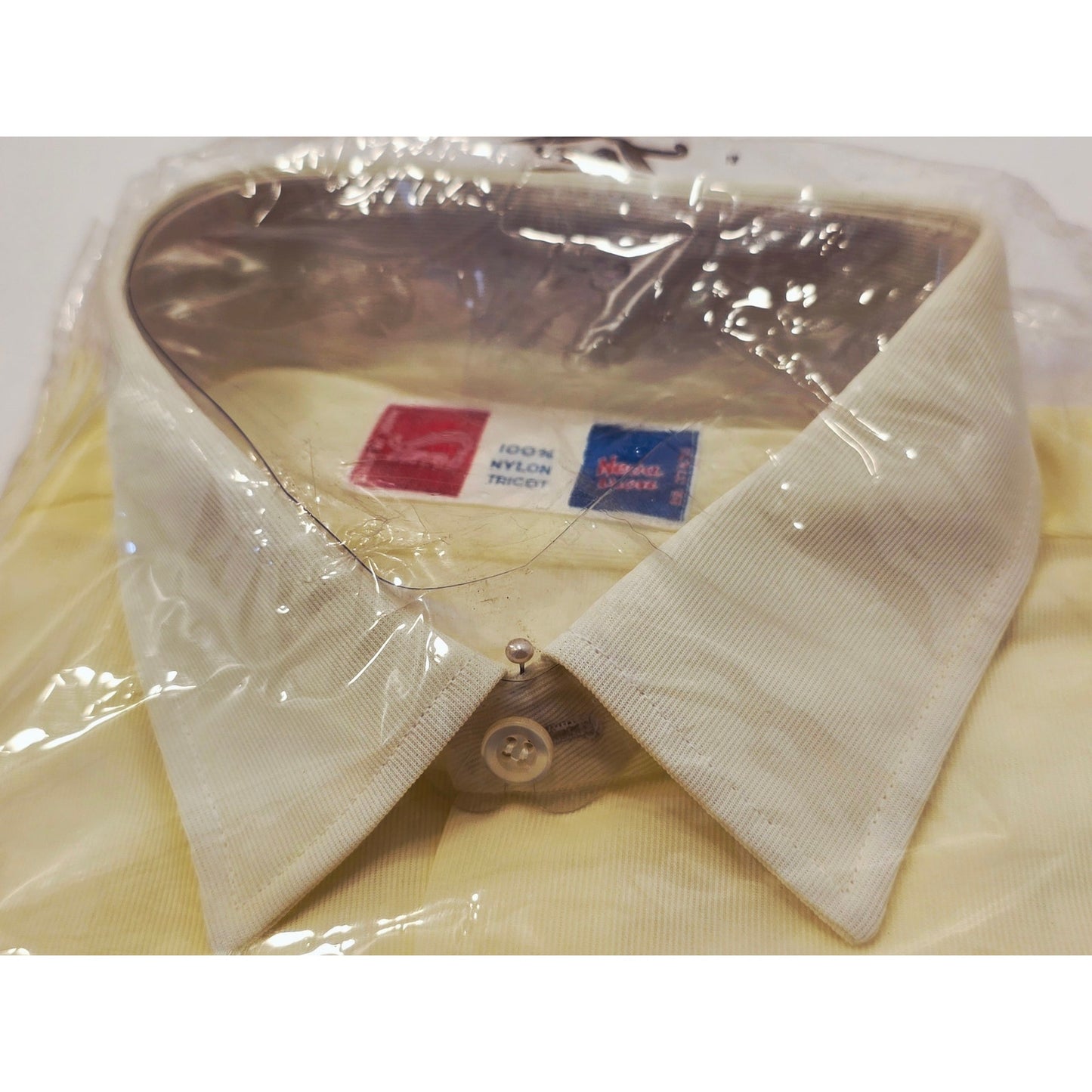 VINTAGE *NEW* 1960's Teri Men's Yellow Neva Iron Shirt 100% Nylon Sz 15 3/4-33