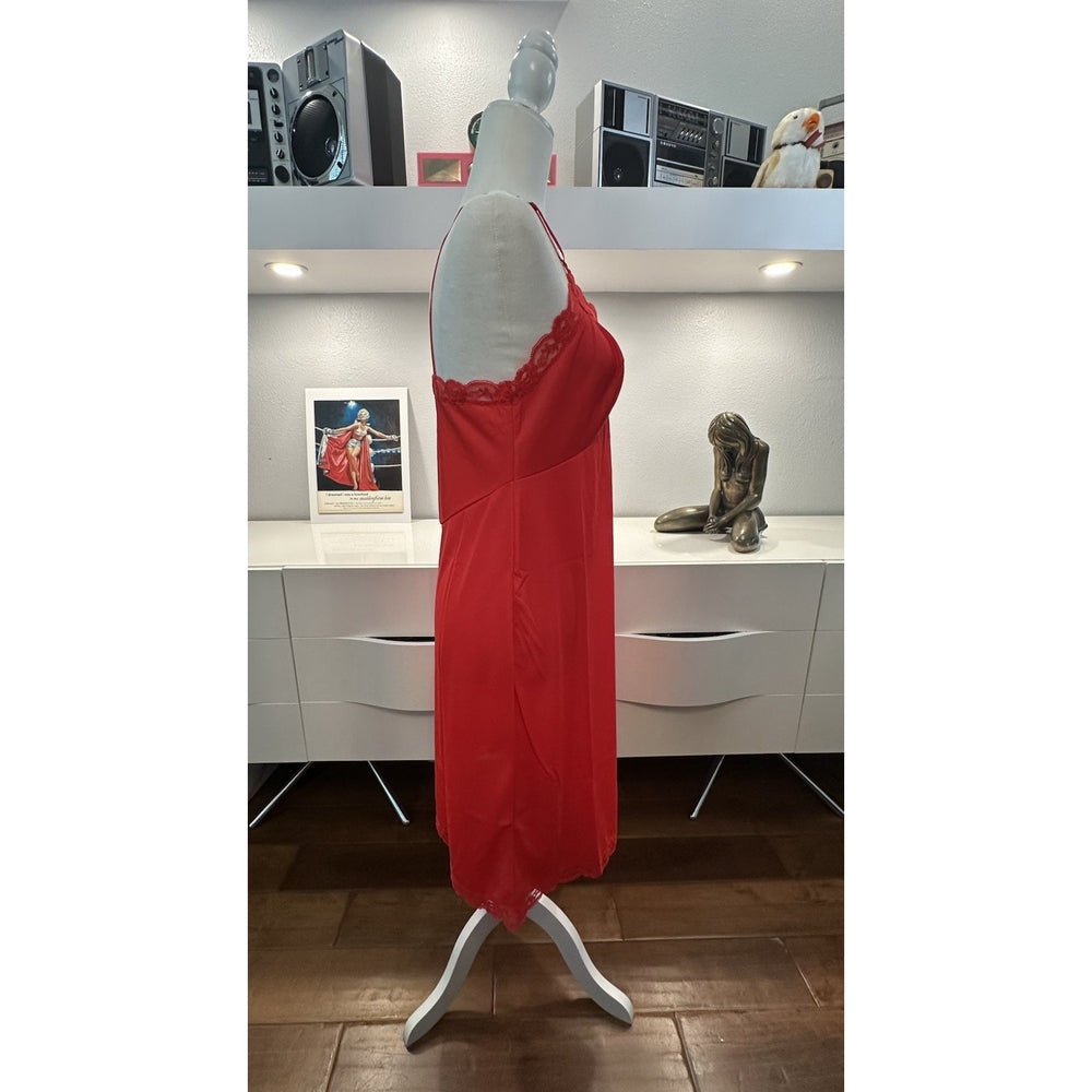 VINTAGE *NEW* 1960's Kayser Slip Real Red Size 36 100% Nylon w/ Lace Trim