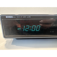 VINTAGE 1980's Panasonic RC-6215 Wood-Cabinet AccuSet Alarm Clock
