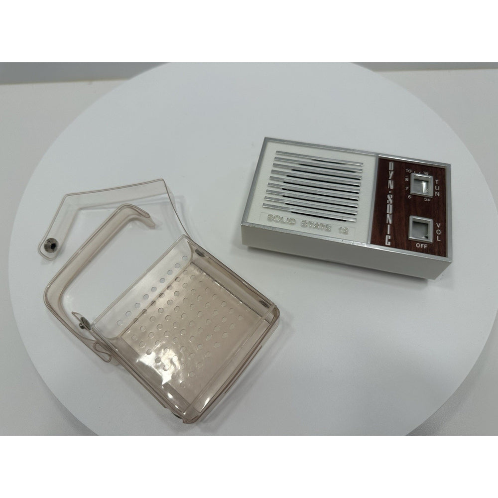 VINTAGE *NEW* 1960's/1970's Dyn-Sonic Transistor Radio Woodgrain