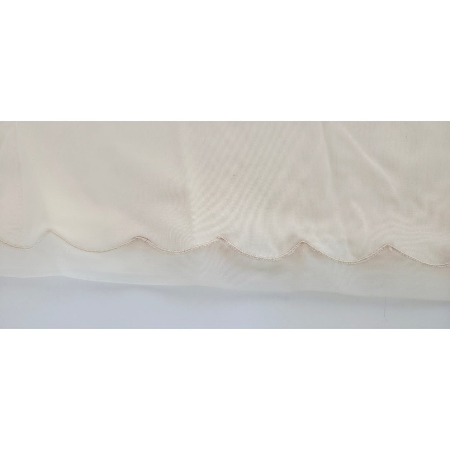 VINTAGE *NEW* 1950's Kayser Women's Cream Half Slip with Scalloped Trim Size L