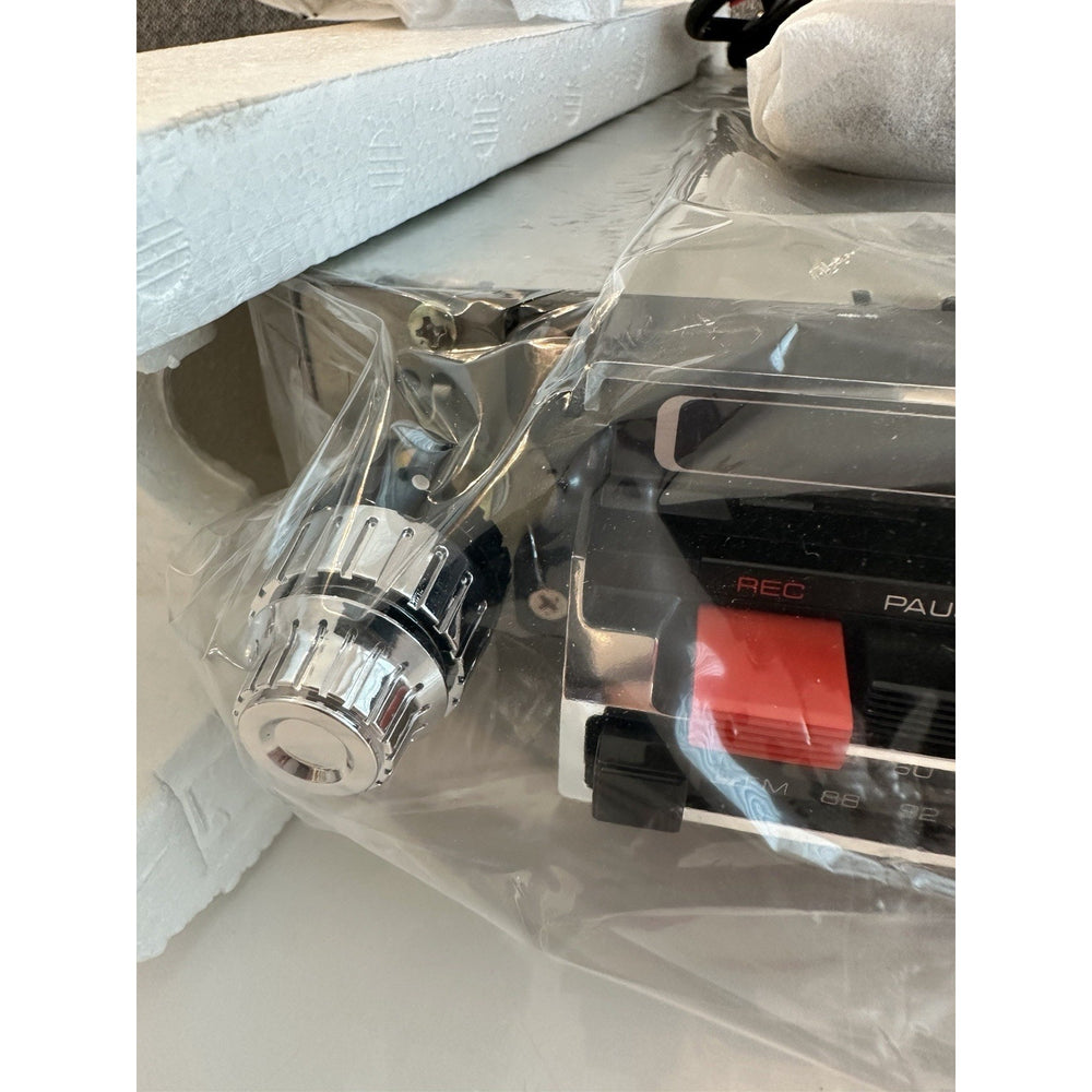 VINTAGE *NEW* 1970's Mekka FS-92 Indash AM/FM Cassette Car Stereo