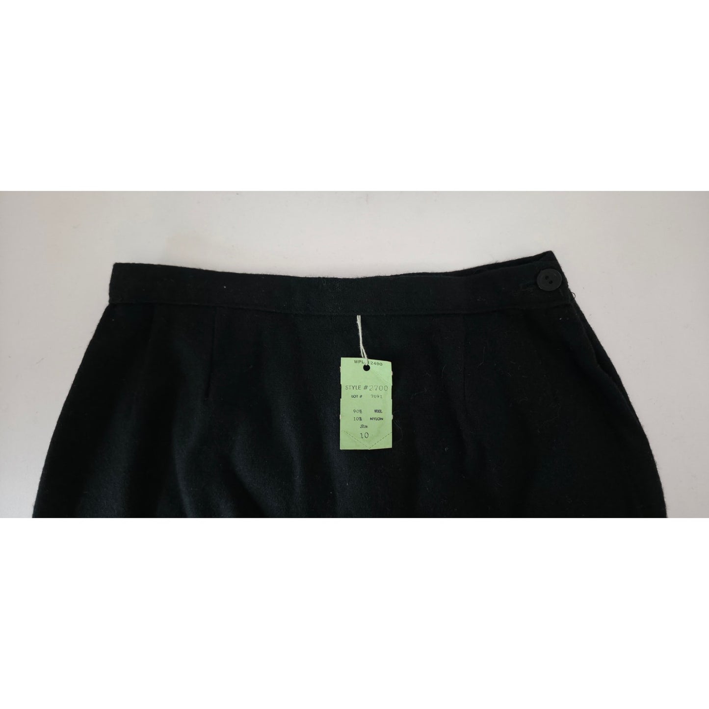 VINTAGE *NEW* 1960's  Women's Black Straight Skirt Size 10 (M)