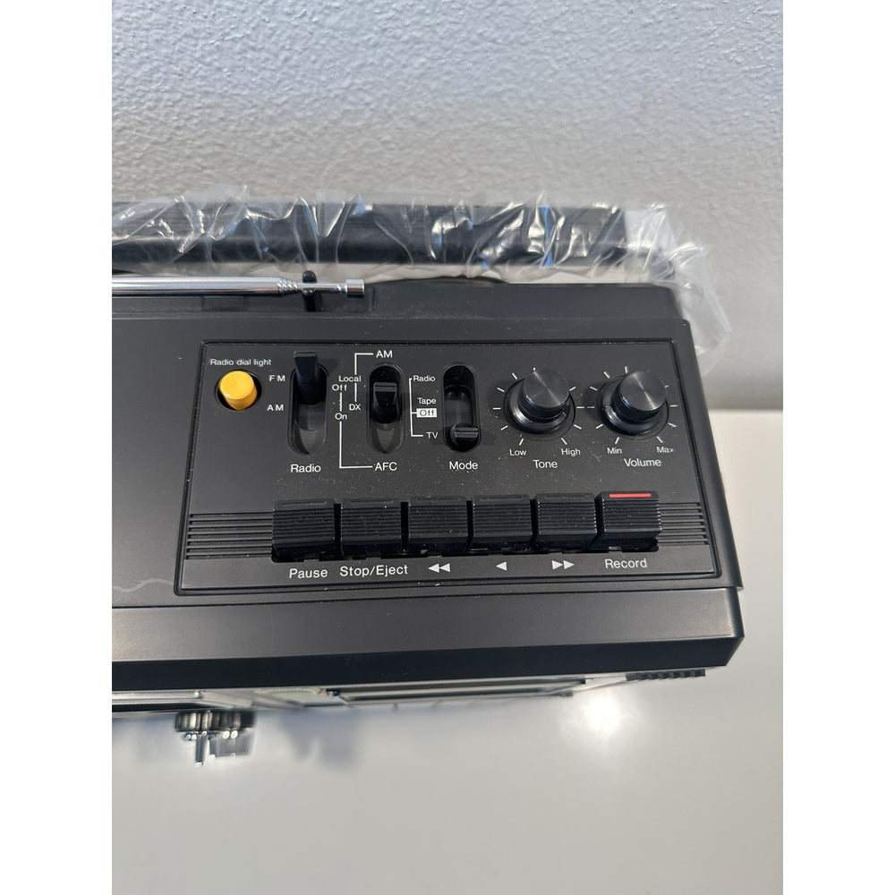 VINTAGE *NEW* 1980's Sharp 3M-79 Tri-Mate 1000B B&W AM/FM  Cassette TV