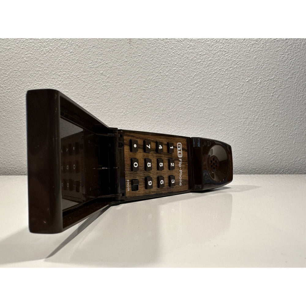 VINTAGE *NEW* 1970's -1980's GTE Flip-Phone Telephone