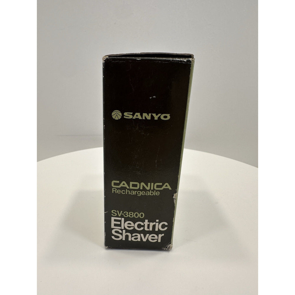 VINTAGE *PRISTINE* 1970's Sanyo SV-3800 Electric Shaver Rechargeable Razor