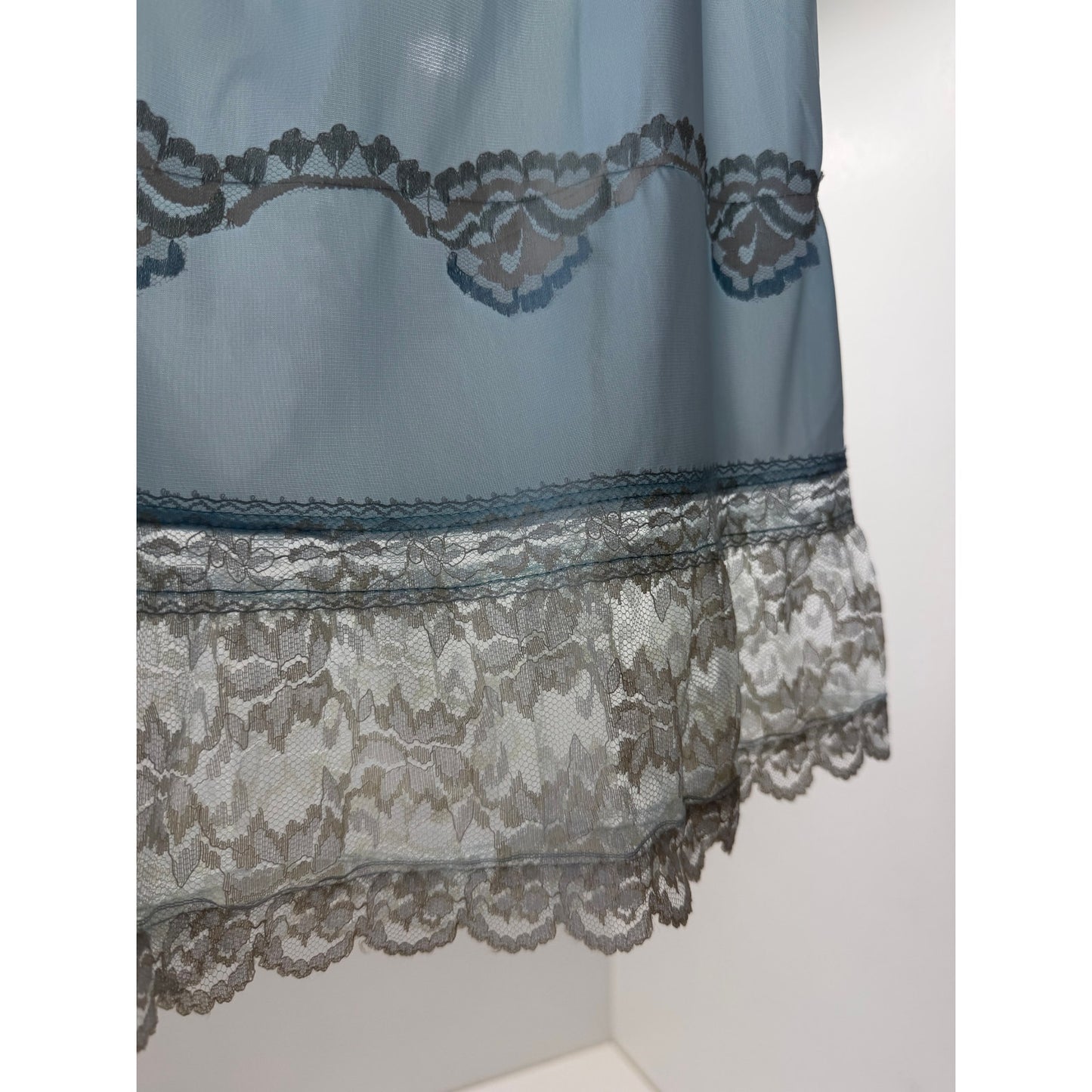 VINTAGE *NEW* 1960's Collins Aikman Women's Lt Blue w/Lace Trim Slip Skirt Sz L