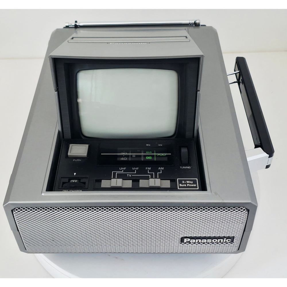 VINTAGE *PRISTINE* '1981 Panasonic TR-5050P Portable Popup TV Radio AM/FM