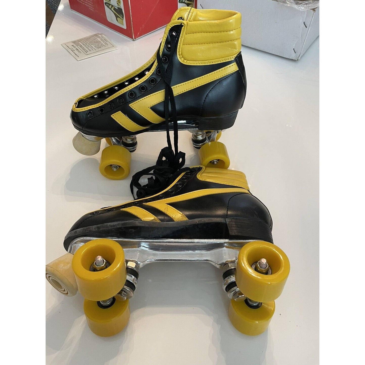 VINTAGE *NEW* 1970's Hot Shot Vinyl Demi-Boot Roller Skates- Men's 8/Women's 10