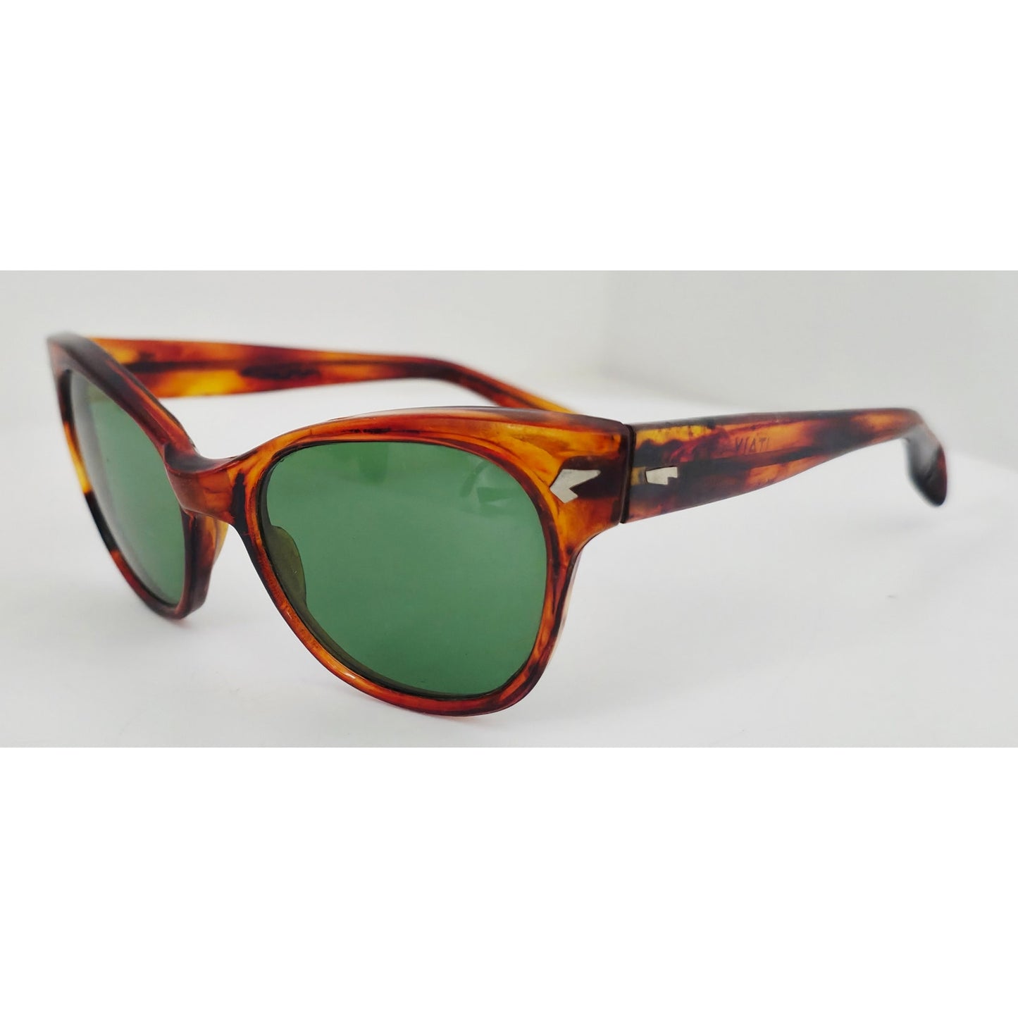 VINTAGE *NEW* 1970's Glam Unisex Tortoise Frame with Green Lens Sunglasses