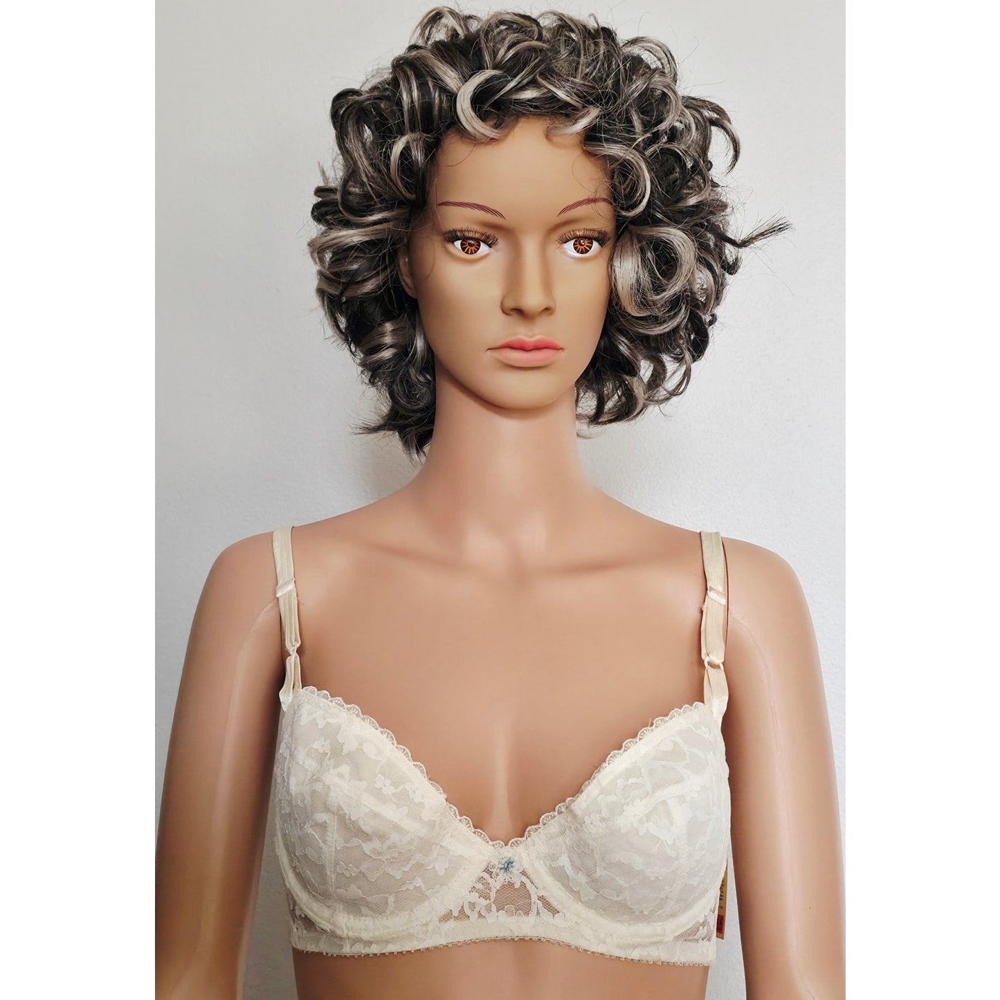 VINTAGE *NEW* 1960's Carnival Women's White Lace Bra with Blue Flower Size 36B