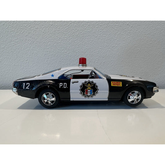 VINTAGE *NEW* 1970's Highway Patrol P.D. 12 Battery Operated Die-Cast Toy Car