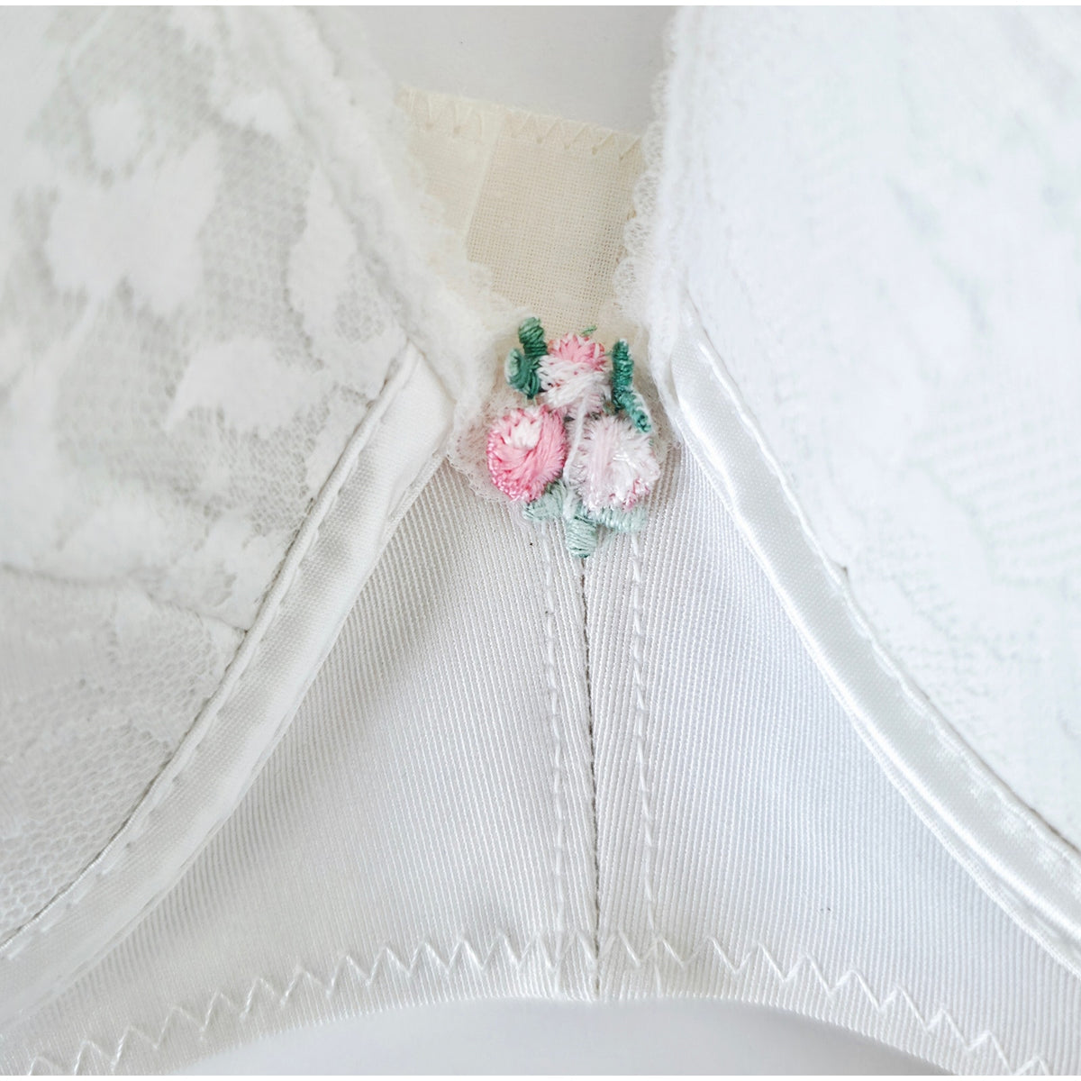 VINTAGE *NEW* 1960's Splendor Form Women's White Strapless 6-Way Bra S ...