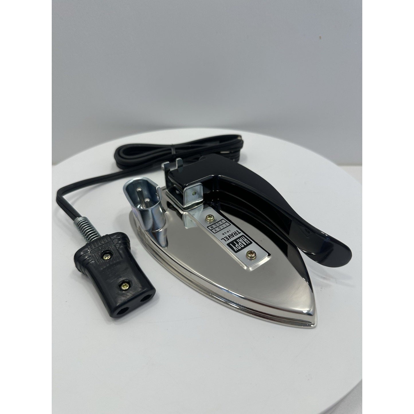 VINTAGE *NEW* 1960's Happy Travel 250 Watt Iron