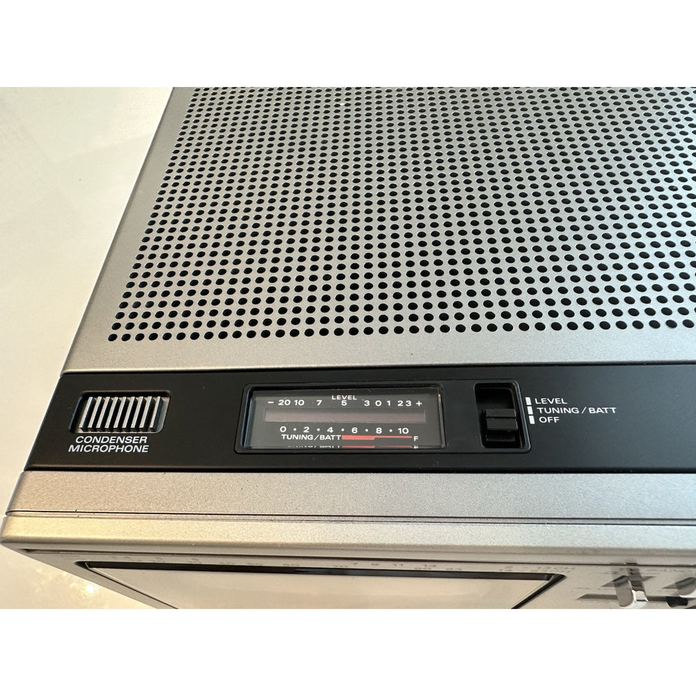 VINTAGE *NEW* 80's Hitachi K-2400 Solid State TV Receiver/Cassette RARE