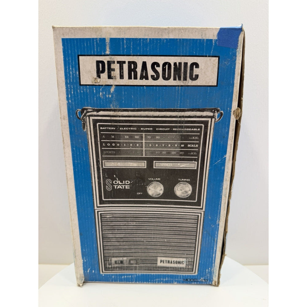 VINTAGE *PRISTINE* 1960's Petrasonic AM Sport Snake Brown Case Radio