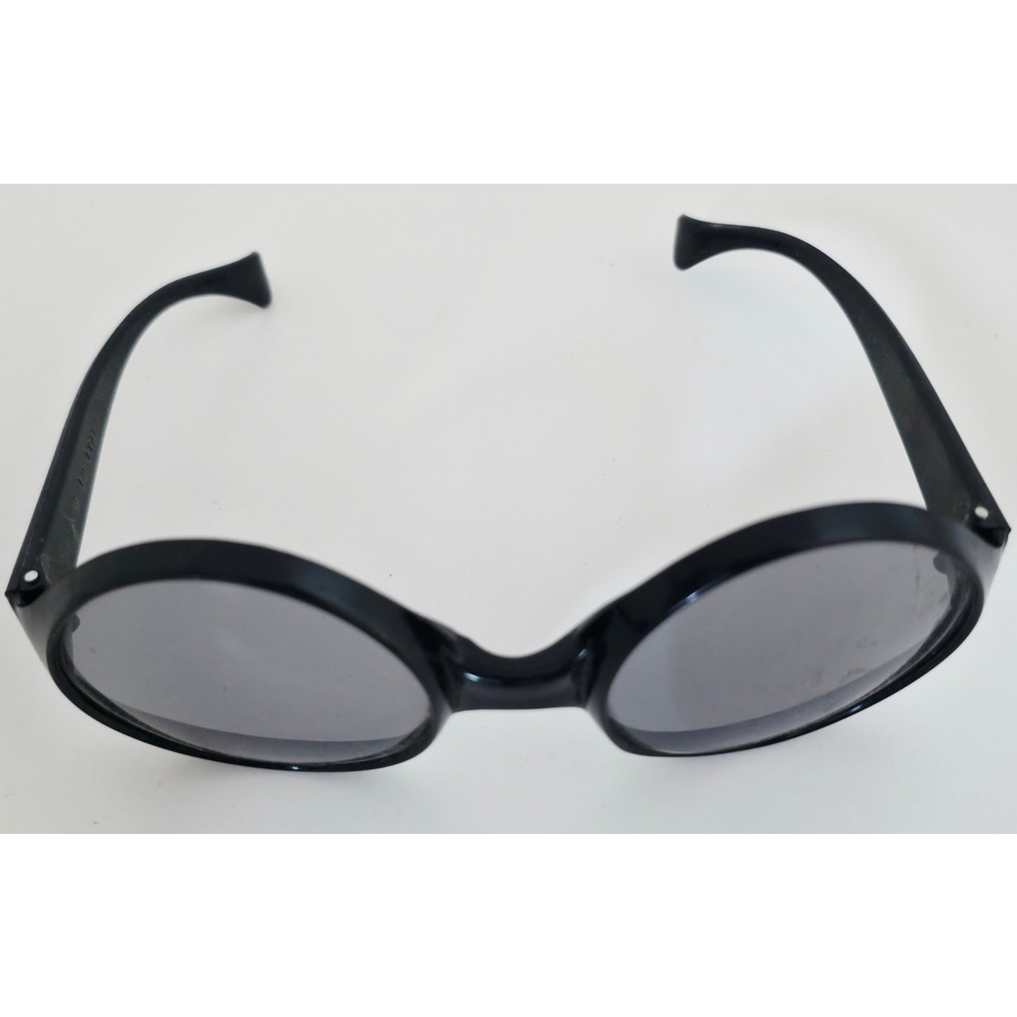VINTAGE *NEW* 1970's Black Round Over-sized Frame with Gray Lens Sunglasses