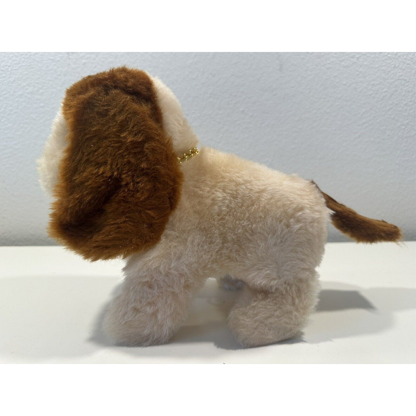 VINTAGE *NEW* 1970's Lovely Dog Walking Barking White Collared Dog