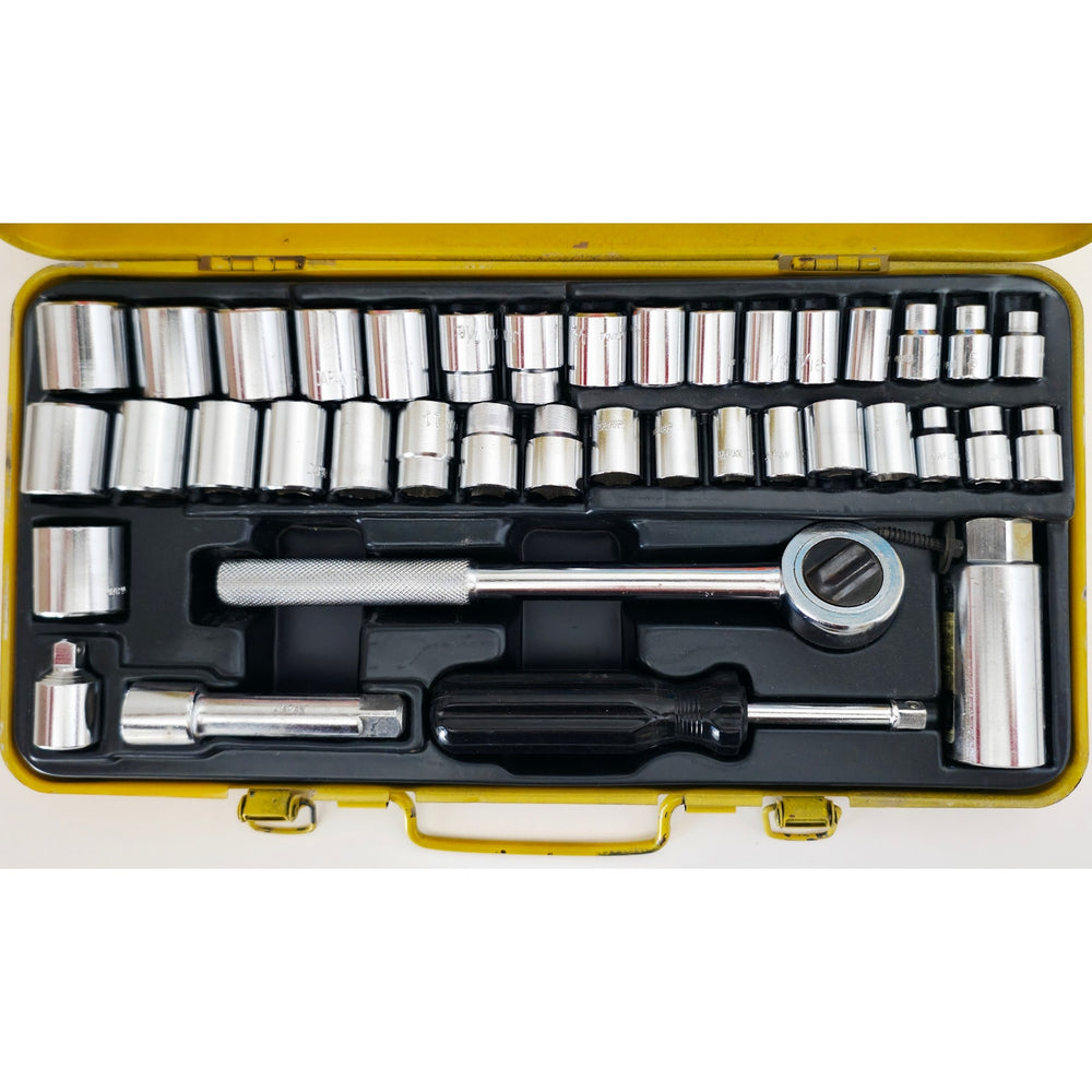 VINTAGE *NEW* 1970's 40 Piece Metric and Inch Rachet Socket Set Triple Chrome