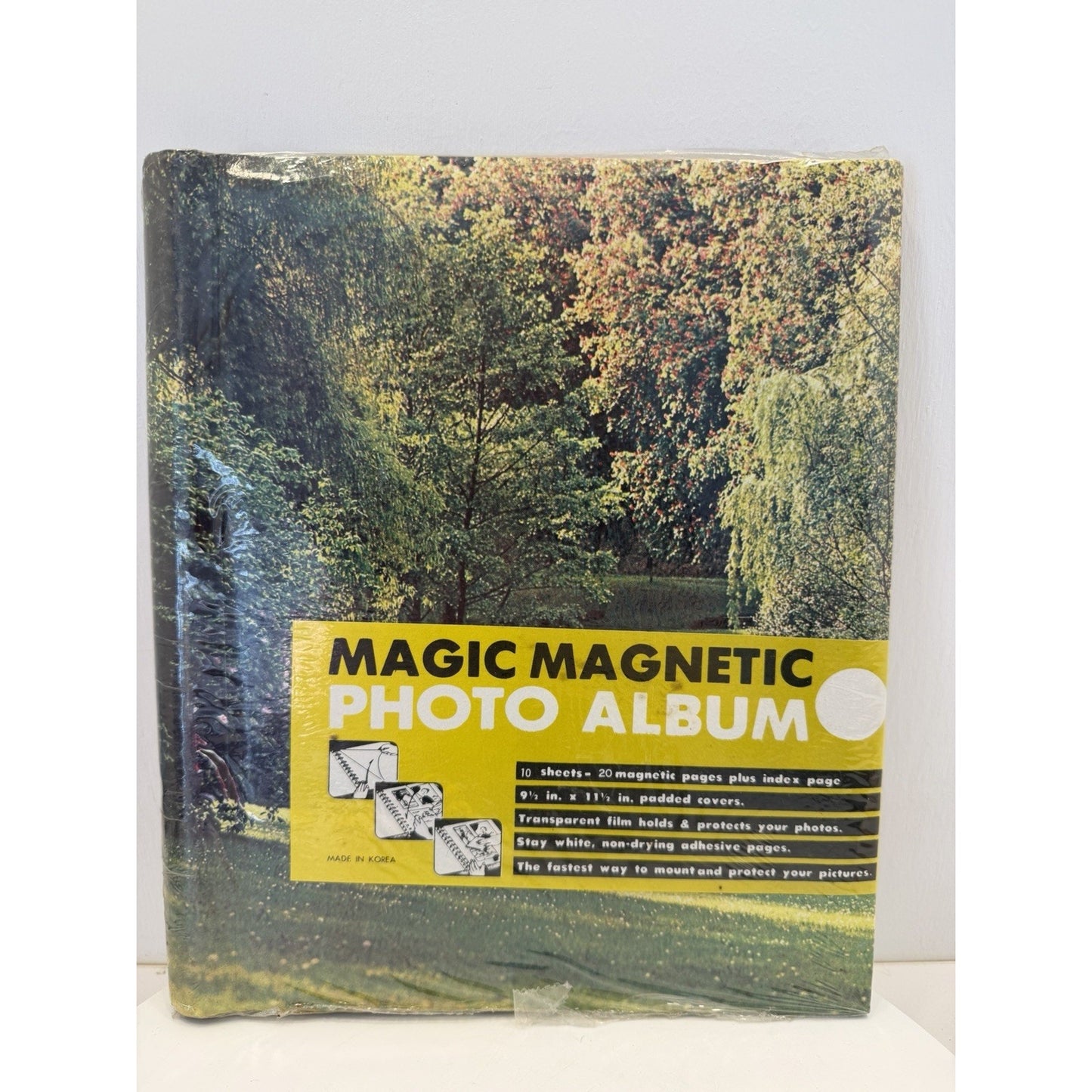 VINTAGE *NEW* 1960's Magnetic Photo Album 20 Pages Park Scene