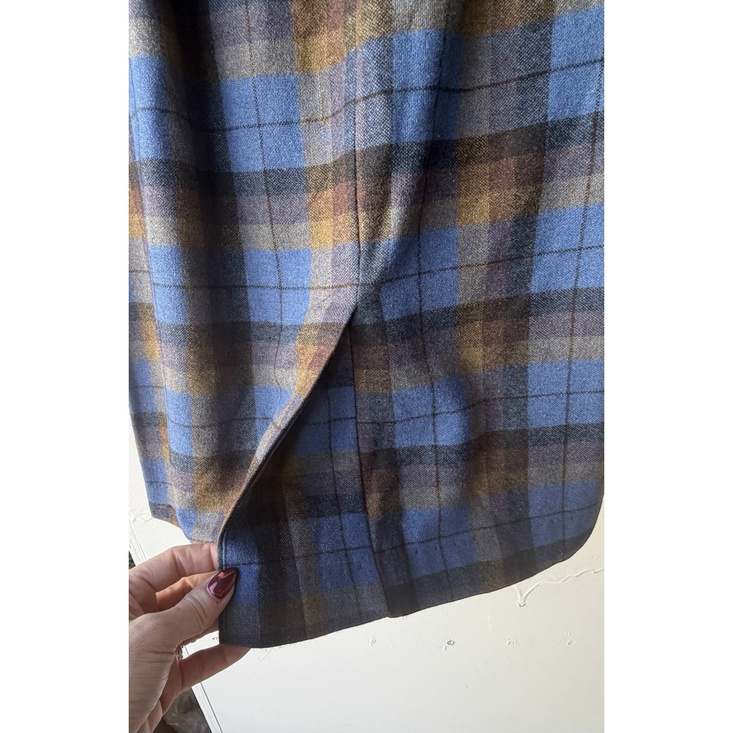 VINTAGE *NEW* 1960's Women's Blue Plaid Pencil Skirt with Back Slit Size 4