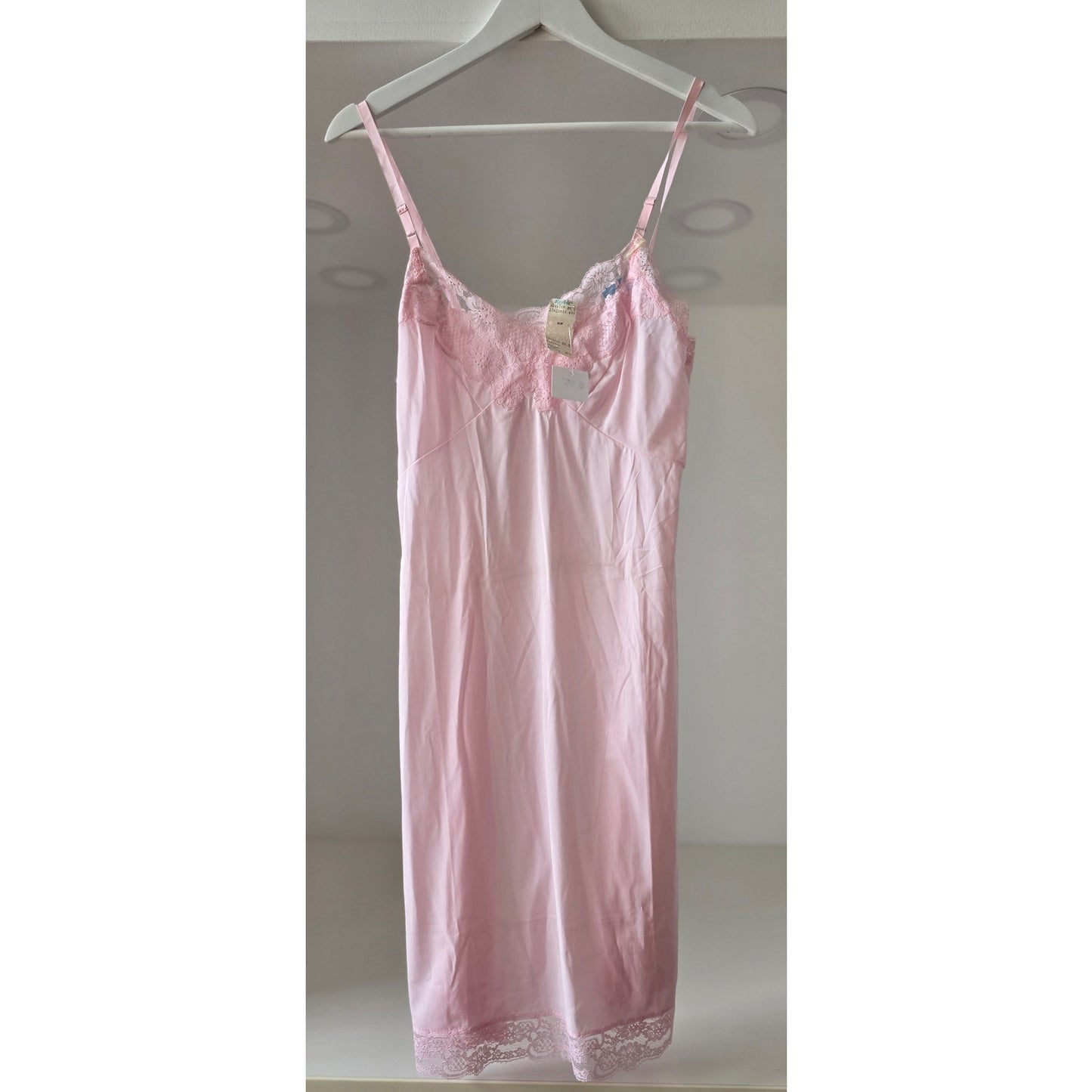 VINTAGE *NEW* 1960's Kayser Light Pink Slip 100% Nylon Size 34