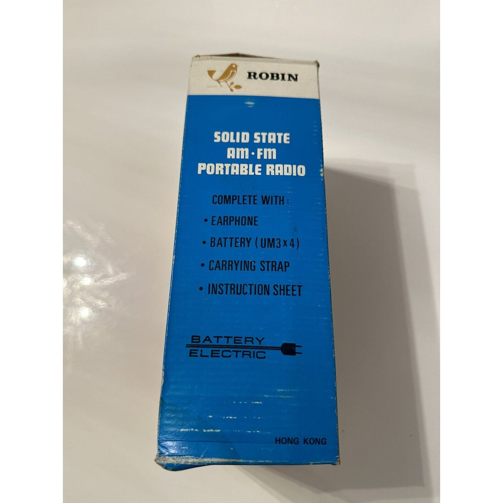 VINTAGE *NEW* Robin #2066 Solid State AM/FM Portable Radio