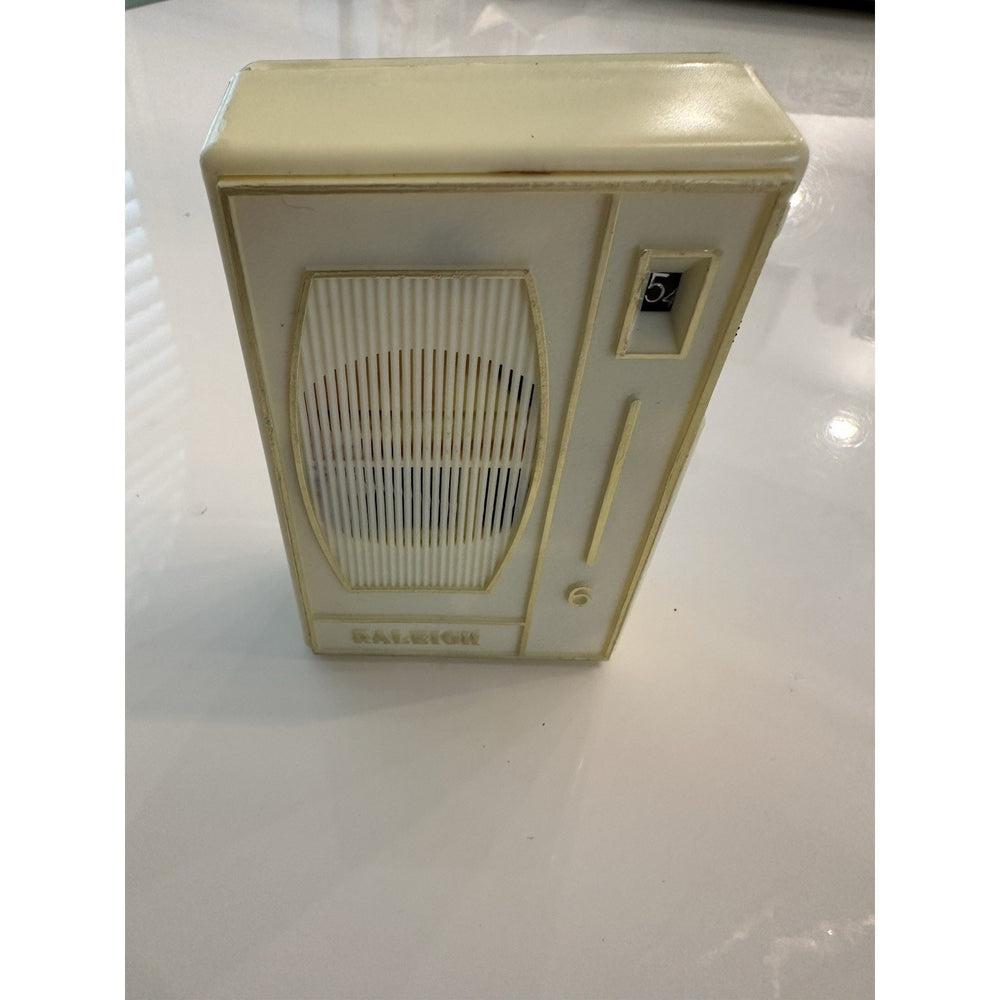 VINTAGE *NEW* 1960's/1970 Raleigh 6 Model#612 Transistor Radio/High Sensitivity