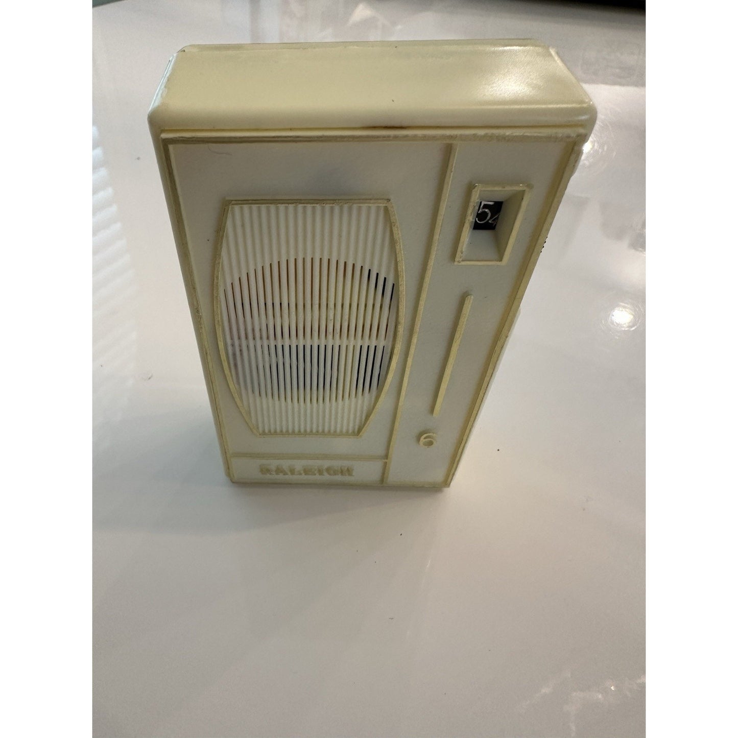 VINTAGE *NEW* 1960's/1970 Raleigh 6 Model#612 Transistor Radio/High Sensitivity
