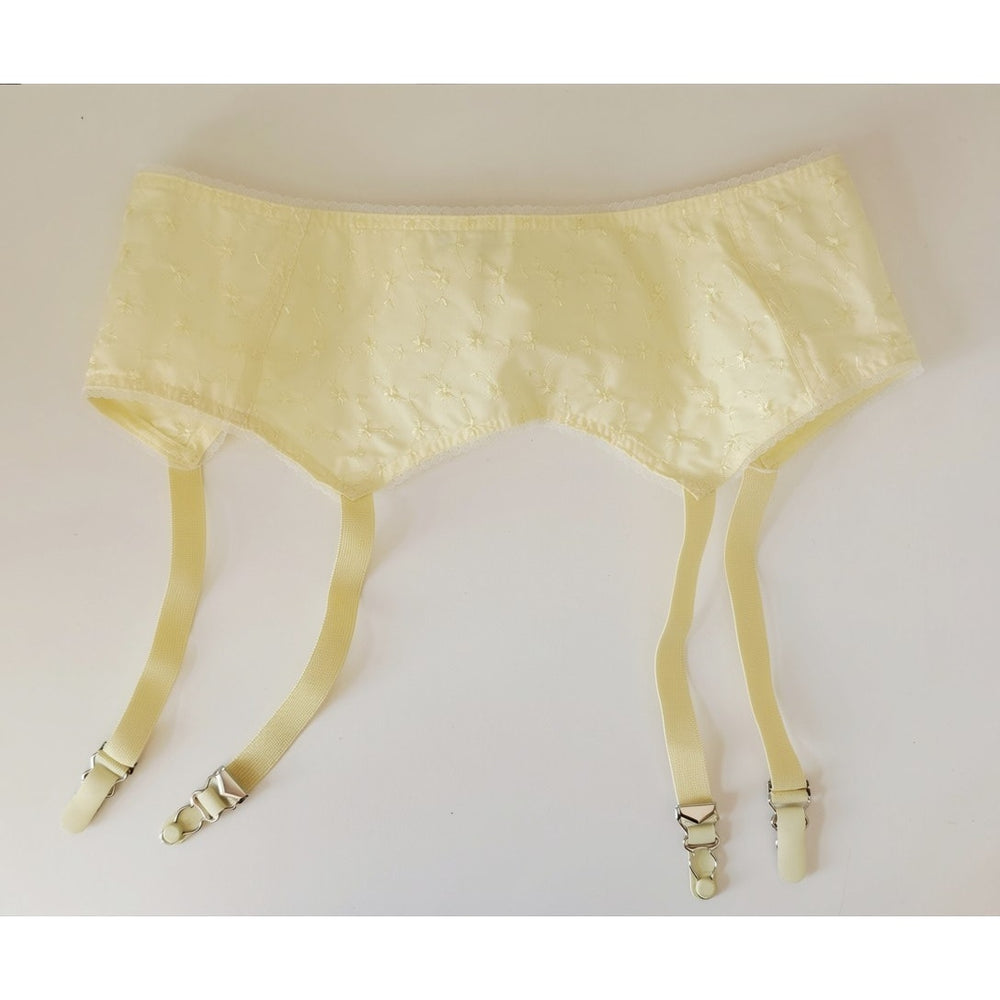 VINTAGE *NEW* 1950's Women's Light Yellow Garter with Flowers Size L