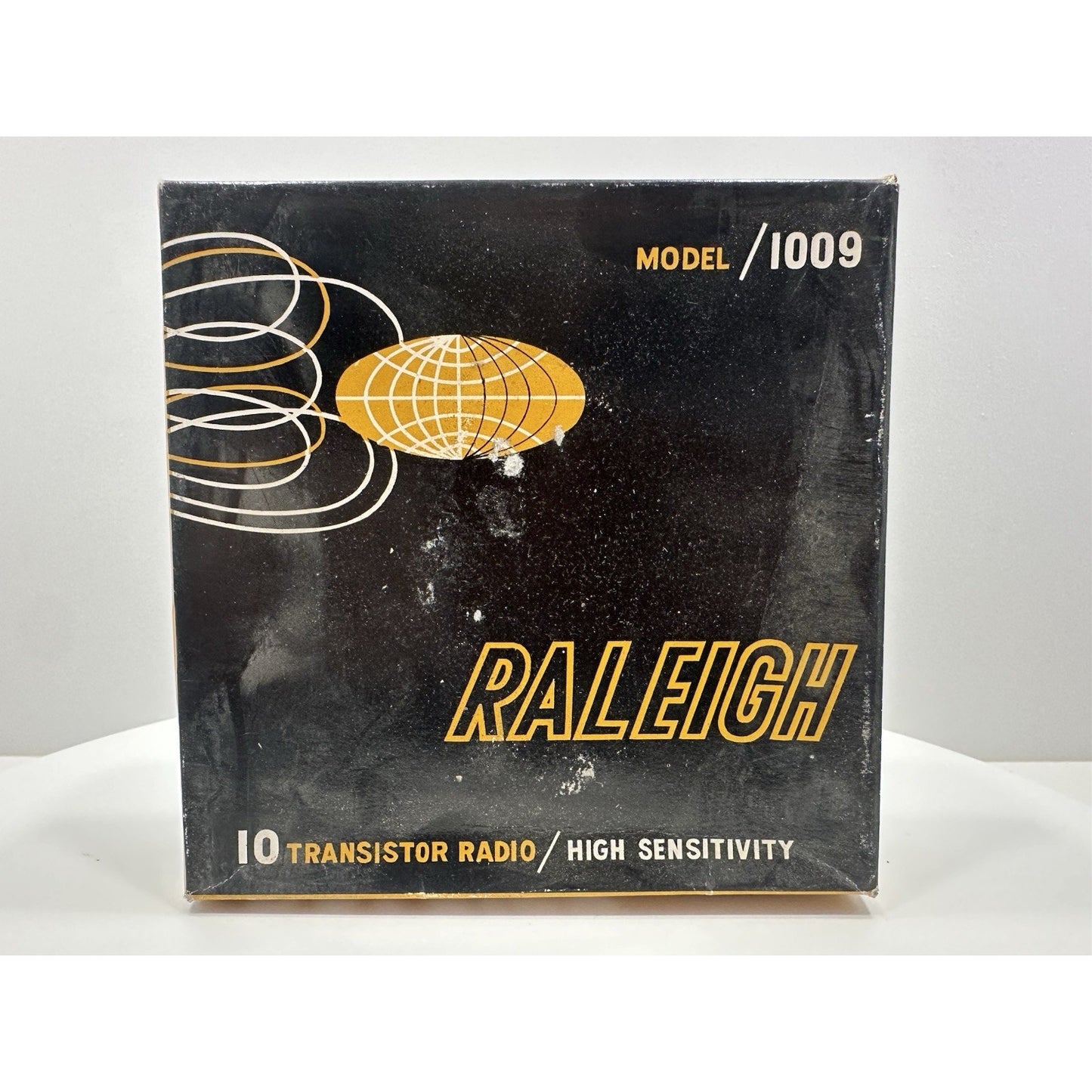 VINTAGE *NEW* 1960's MELTED Raleigh 10 Model#1008 Transistor Radio/High Sensitivity