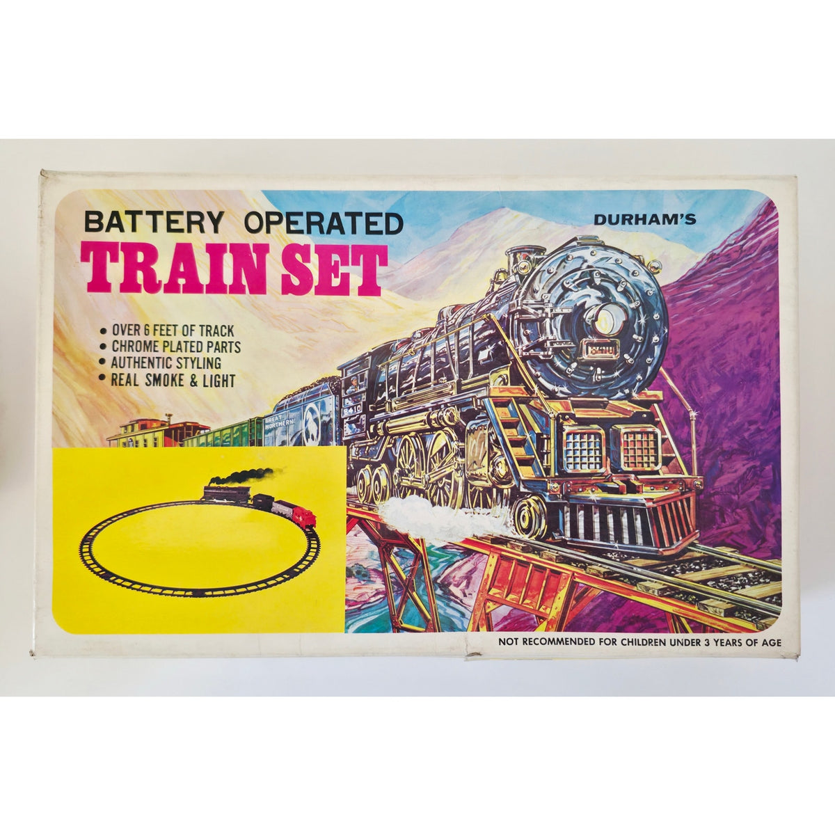 VINTAGE *PRISTINE* 1960s Durham's Battery Operated Toy Train Set Japan