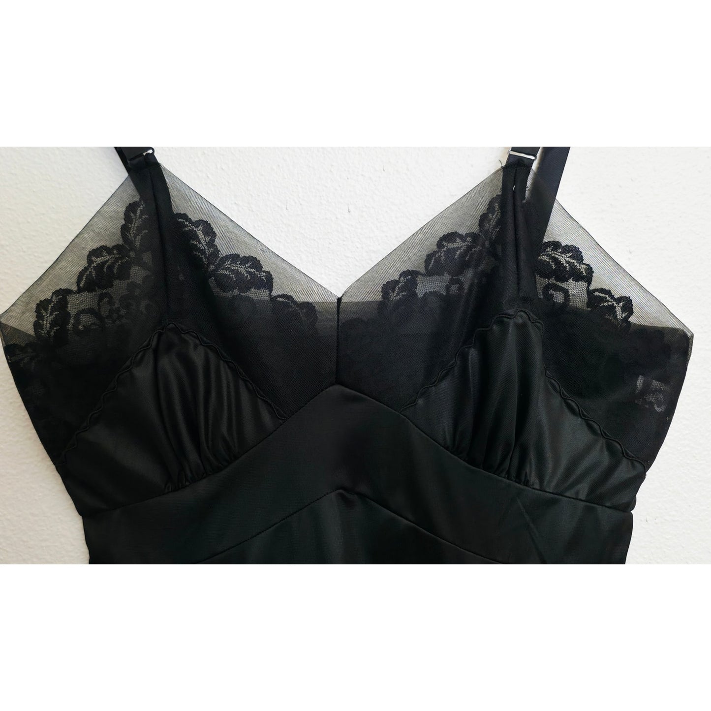 VINTAGE *NEW* 1960's Women's Black with Lace Trim Slip Dress Size 38 USA