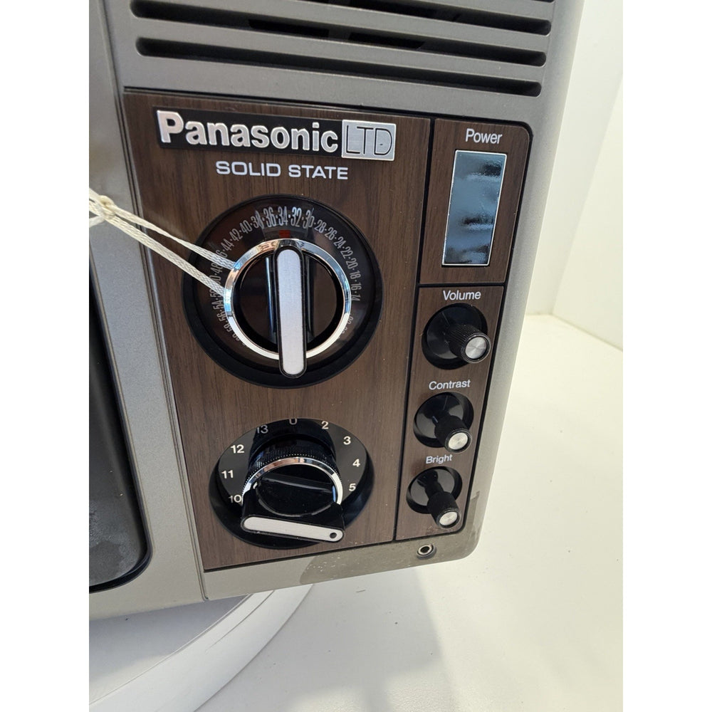 VINTAGE *NEW* 1970's Panasonic TR-872 11" Touch Switch Solid State TV