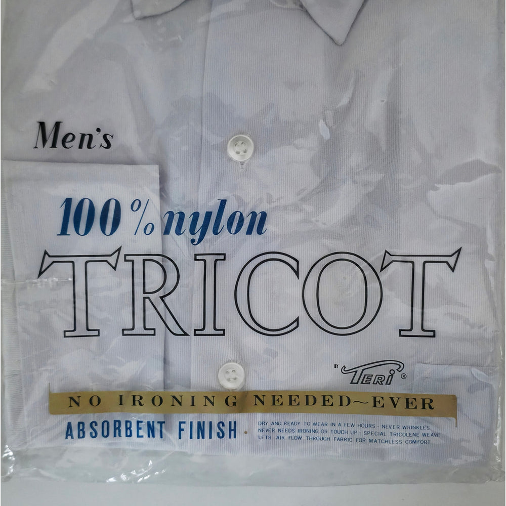 VINTAGE *NEW* 1960's Men's Lt Blue Collared Shirt 100% Nylon TRICOT Size 15-33