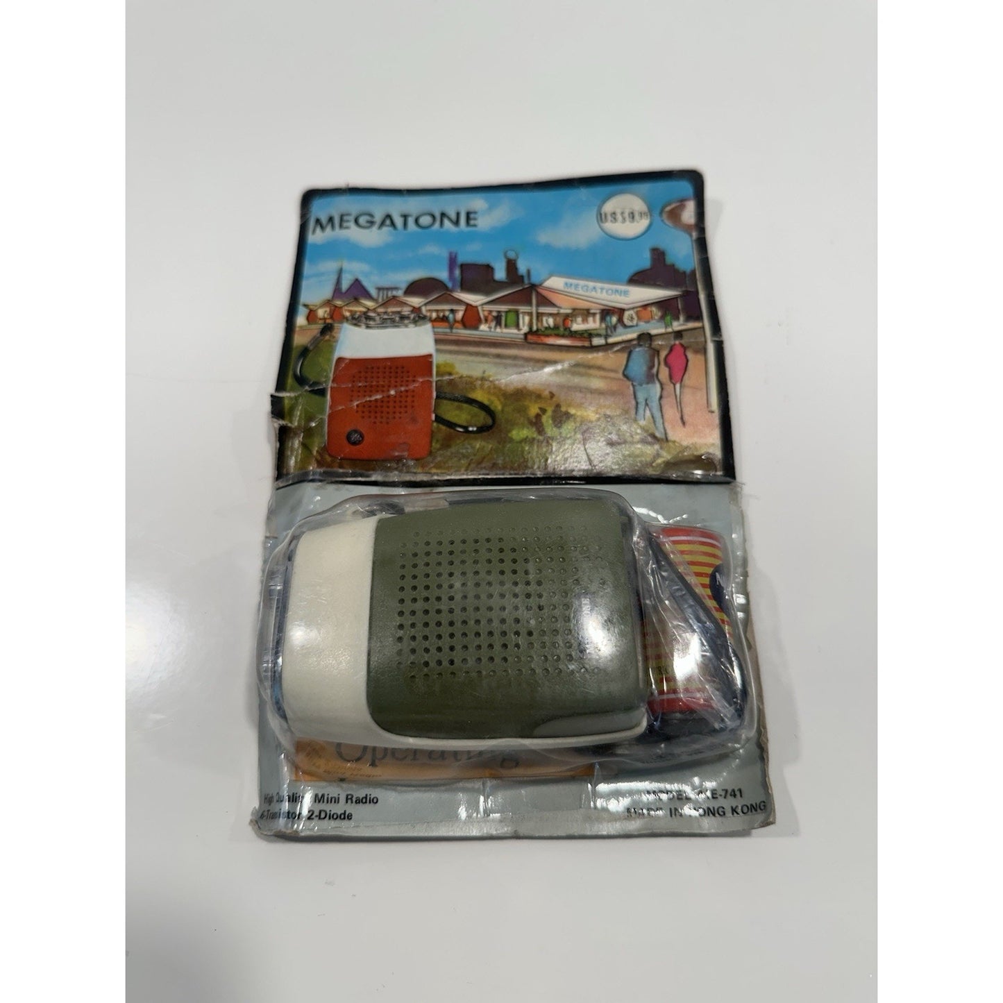 VINTAGE *NEW* ROBIN AIE-741 Green Solid State Micro Transistor Radio