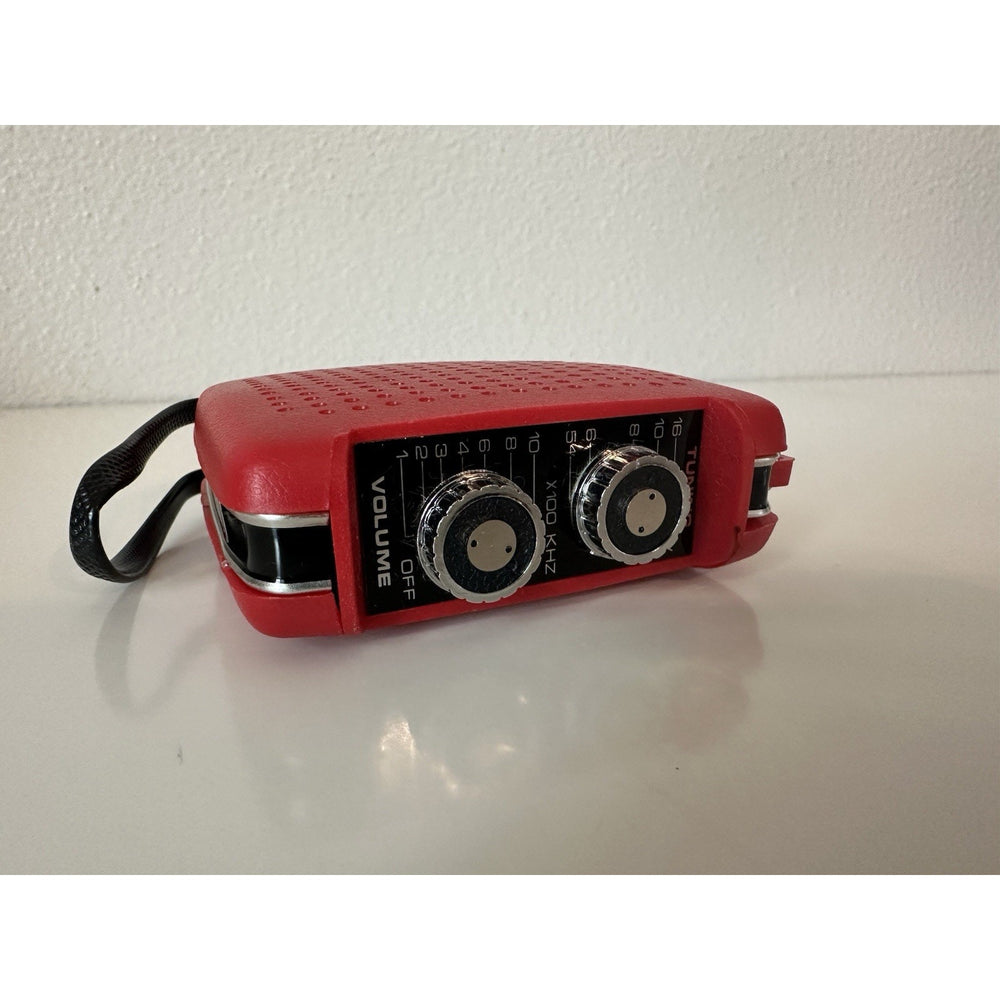 VINTAGE *NEW* 1970's Four Star FS-7 Solid State Radio in Red - RARE
