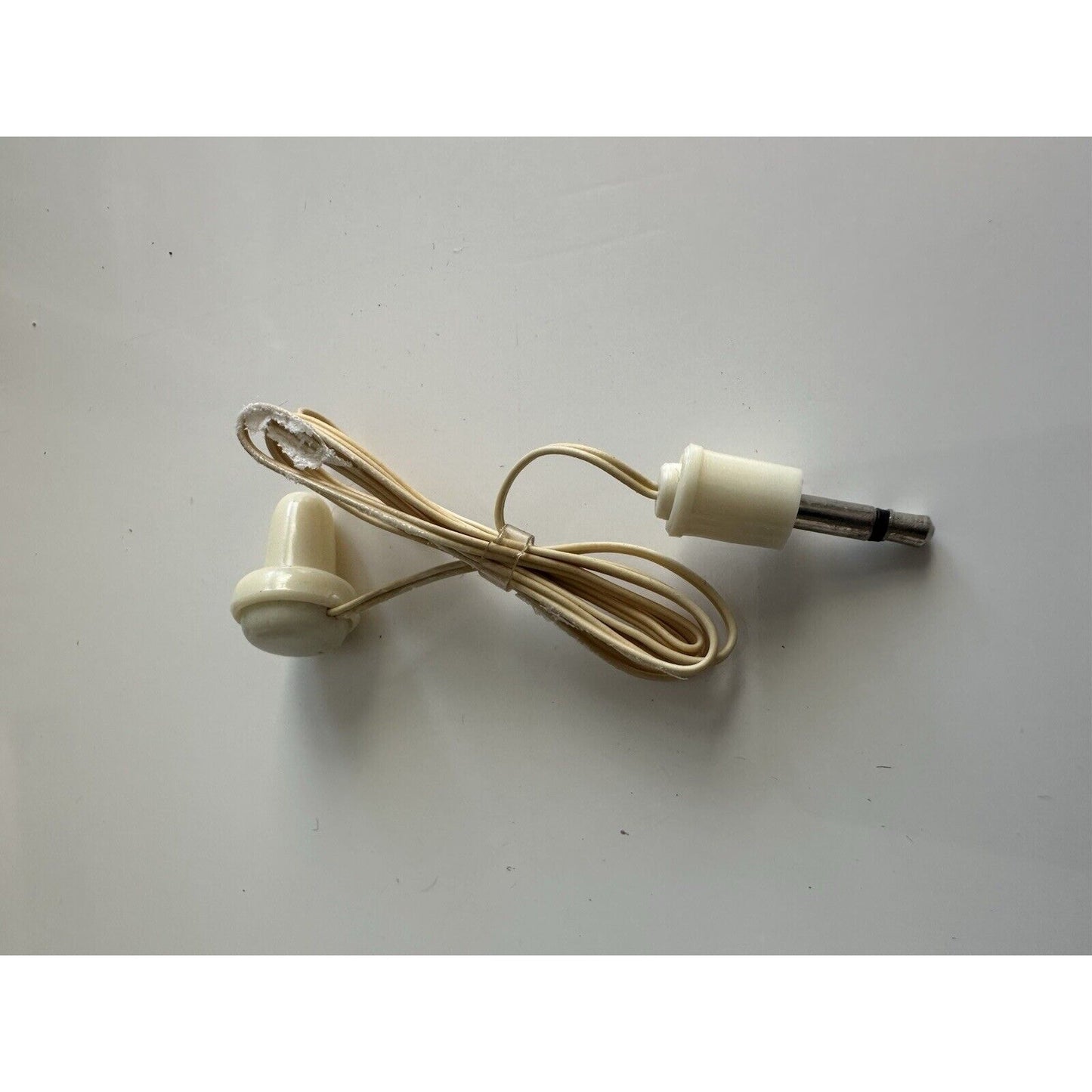 VINTAGE *NEW* 1980's Hitachi KH-1180H AM/FM TV1TV2 3-Band Portable Radio