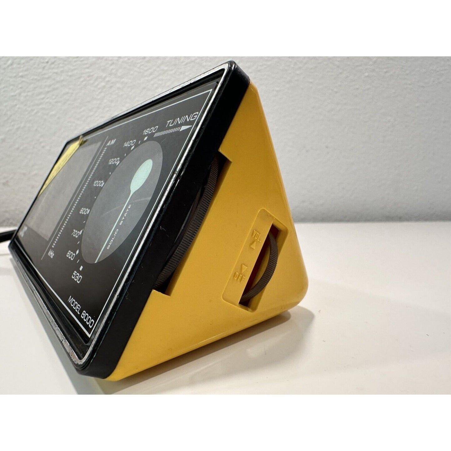 VINTAGE 1970's Pristine JVC 8000 Triangular Shaped Portable AM Radio-Yellow/Black